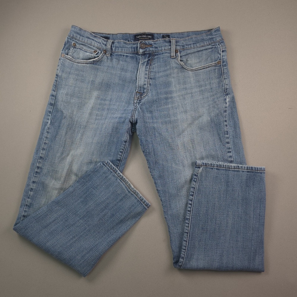 Lucky Brand Men's 221 Straight Jeans Size 38x30 Light Wash Blue Denim Distressed